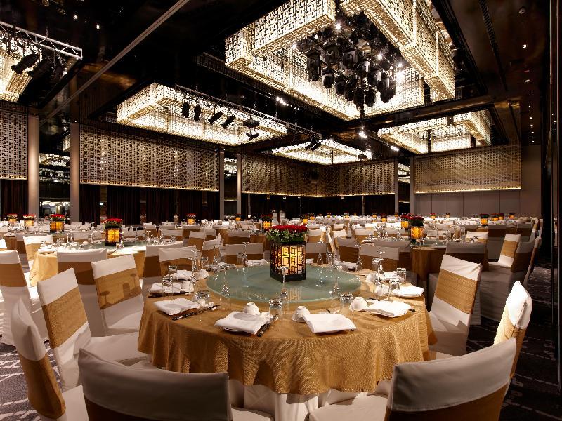 Regent Taipei Hotel Bagian luar foto The ballroom at the Mandarin Oriental, Hong Kong