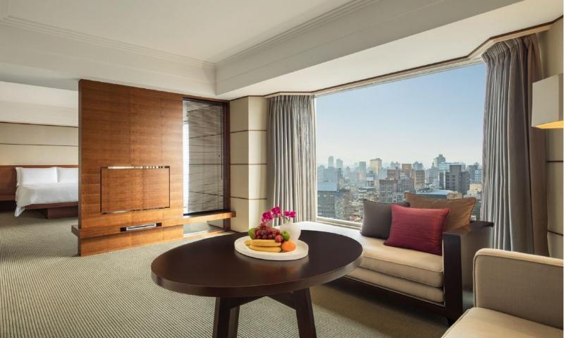 Regent Taipei Hotel Bagian luar foto A suite at the hotel